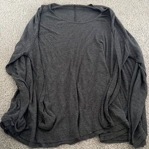 Wishlist M/L gray flowly long sleeve.